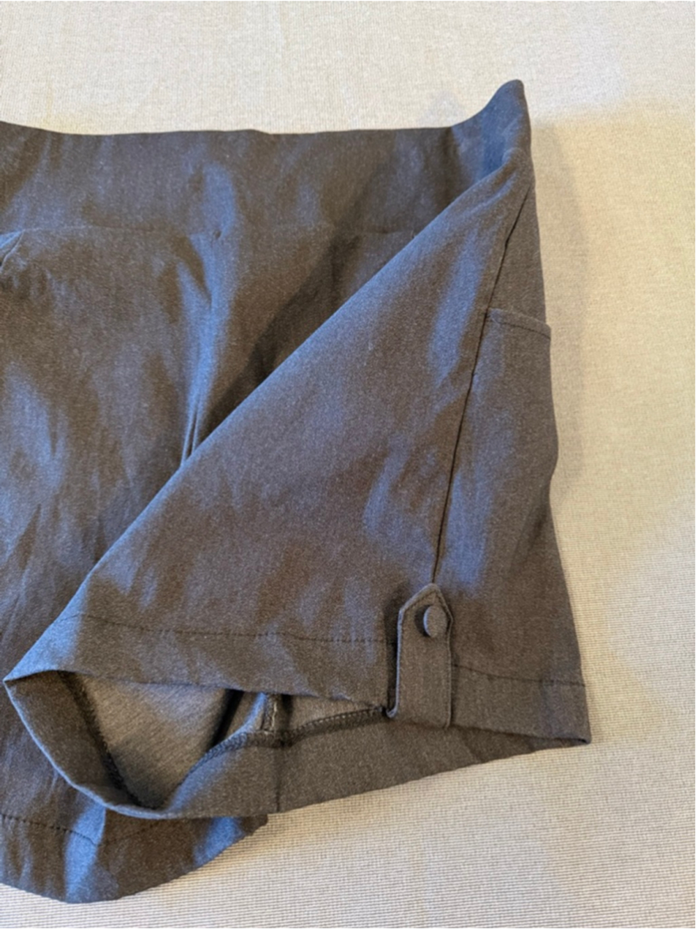 One5One Women's shorts Black/Charcoal Size Medium - Picture 3 of 6